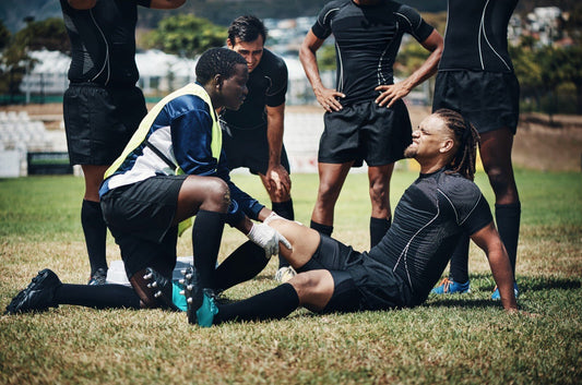 The Athlete’s Essential: Using Comfrey Ointment for Sprains and Bruises