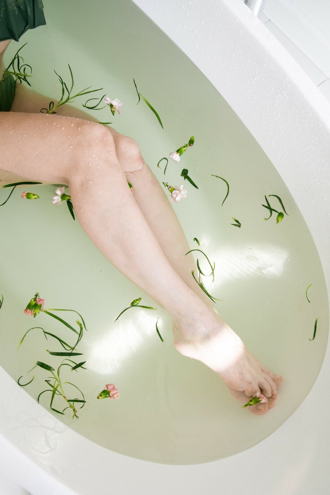 Foot Spa Oil Feet Soak Tired Cracked Aching Feet Natural Odour Refreshing Blend - Herbalshire Handmade Herbal Products