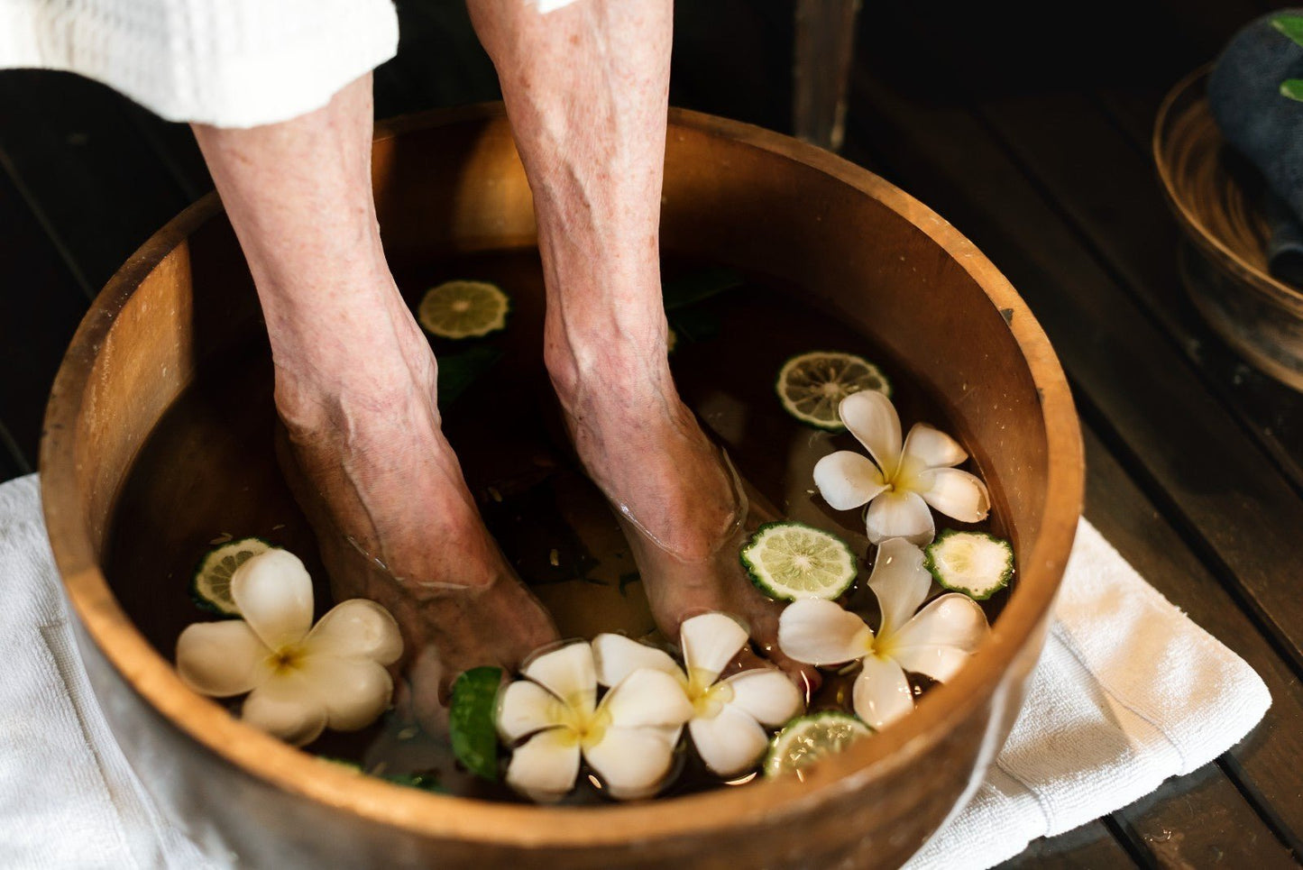 Foot Spa Oils Treatment Tea Tree Oil Nail Fungus Antifungal Foot Soak Dry Feet - Herbalshire Handmade Herbal Products