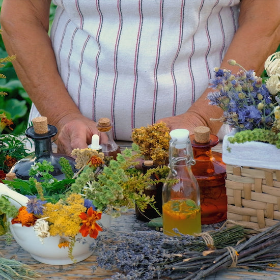 Natural herbal Oil For Easing The Pain Of Frozen Shoulder.