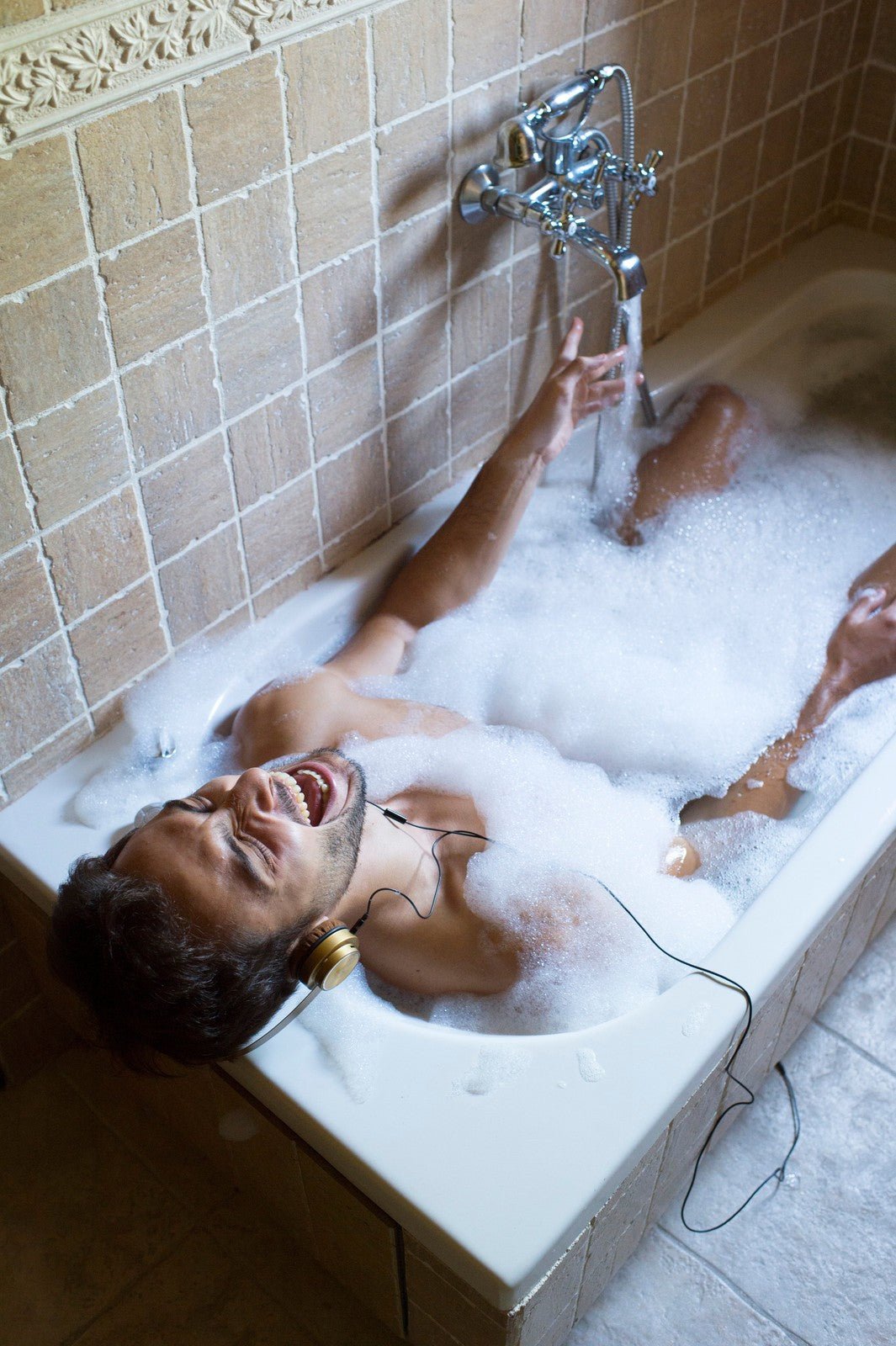 Shopaholic’s Gift Bubble Bath – Handmade in Yorkshire – Ylang Ylang – SLS & Par - Herbalshire Handmade Herbal Products